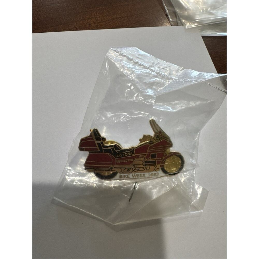 Daytona Bike Week 1993 Gold Wing Lapel Hat Pin Pinback ~ Motorcycle‎ Vtg Honda - Picture 5 of 5